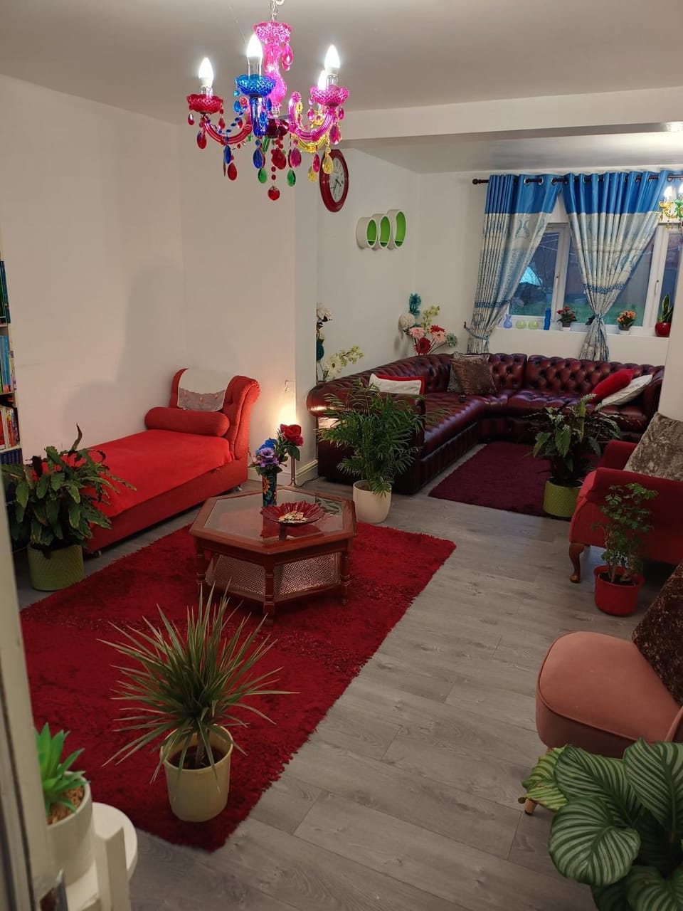 Living room, Seating area