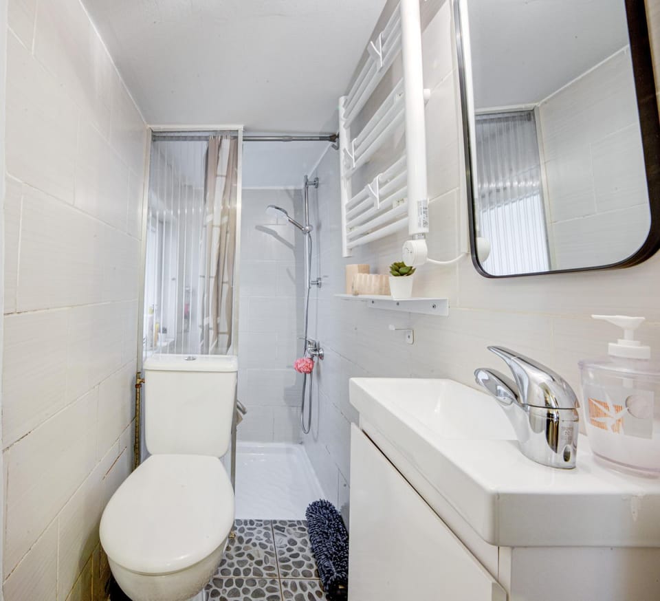 Petit cocon métro Charonne Apartment in Paris