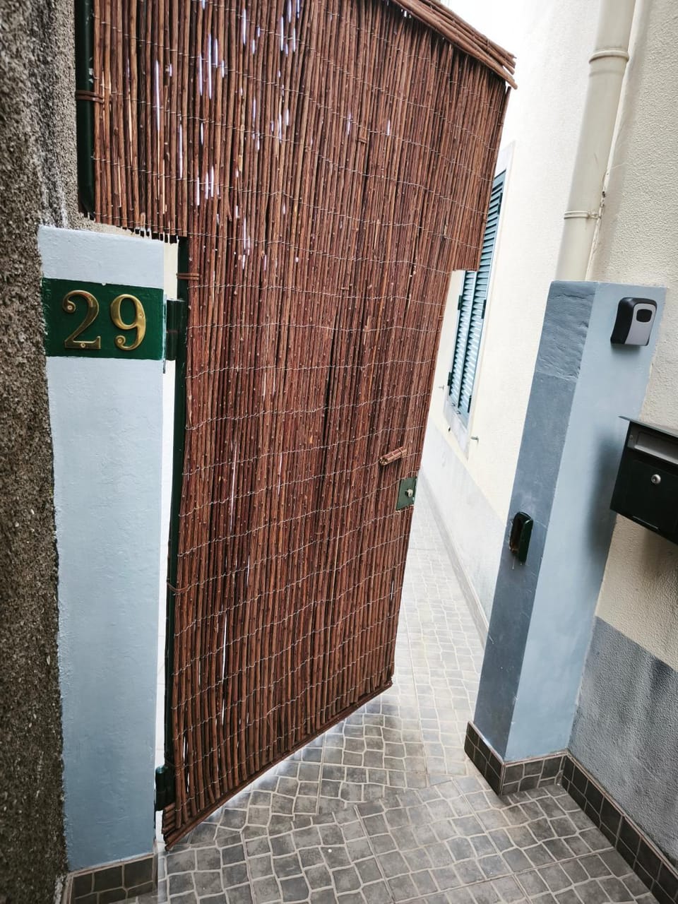Facade/entrance