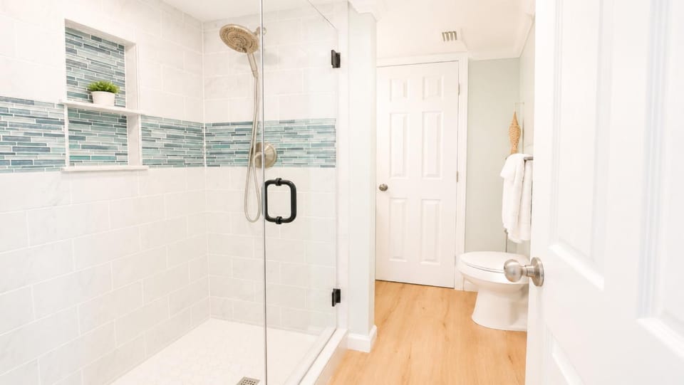 Shower, Toilet, Bathroom