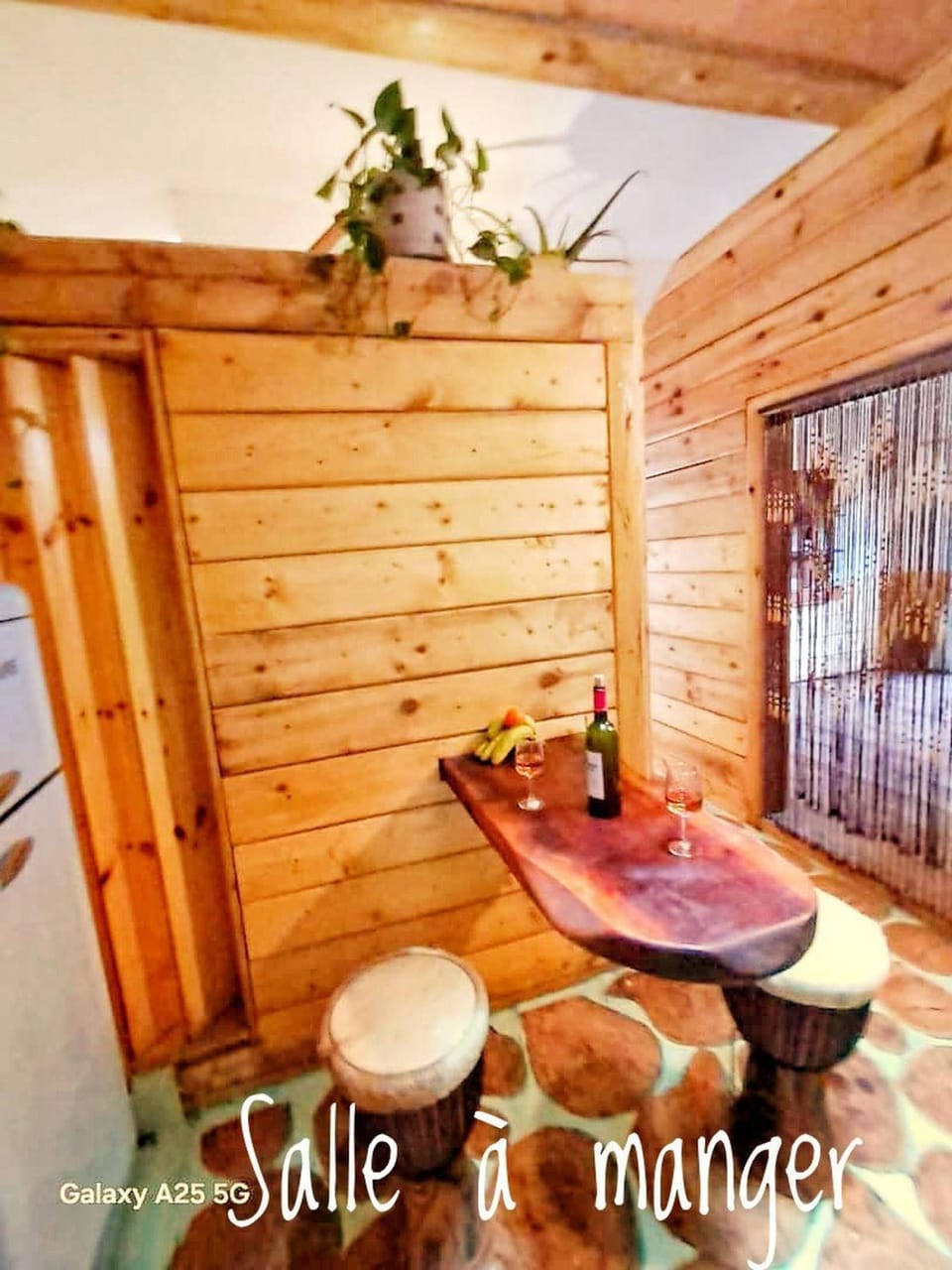 Restaurant/places to eat, Seating area