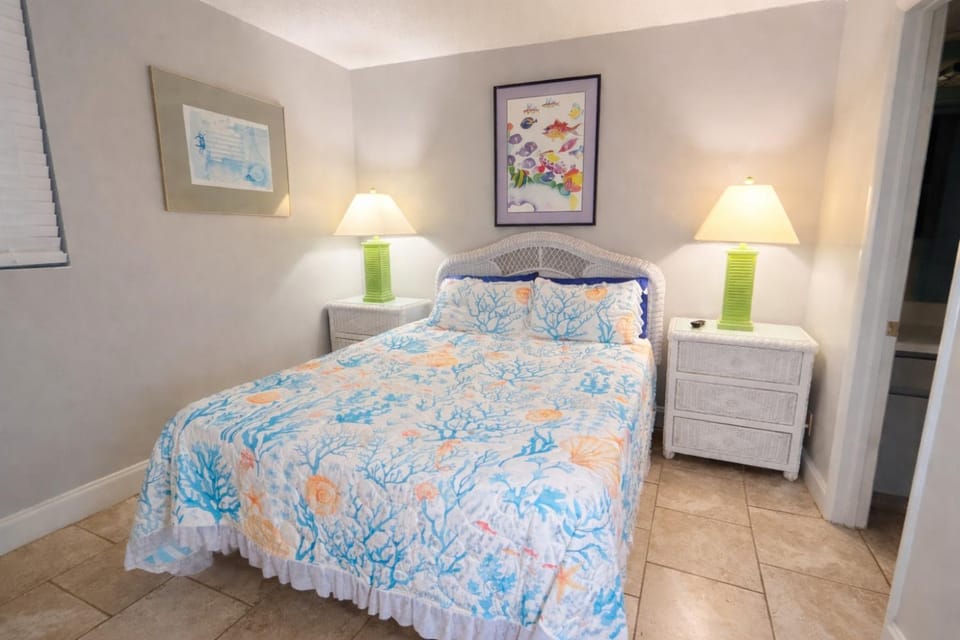 Bed, Bathroom, Bedroom