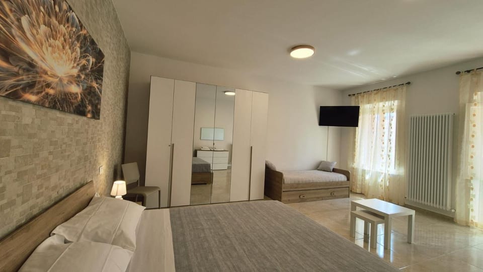 Photo of the whole room, Bedroom