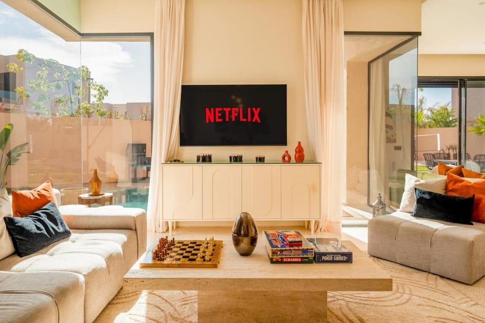 TV and multimedia, Living room, Seating area