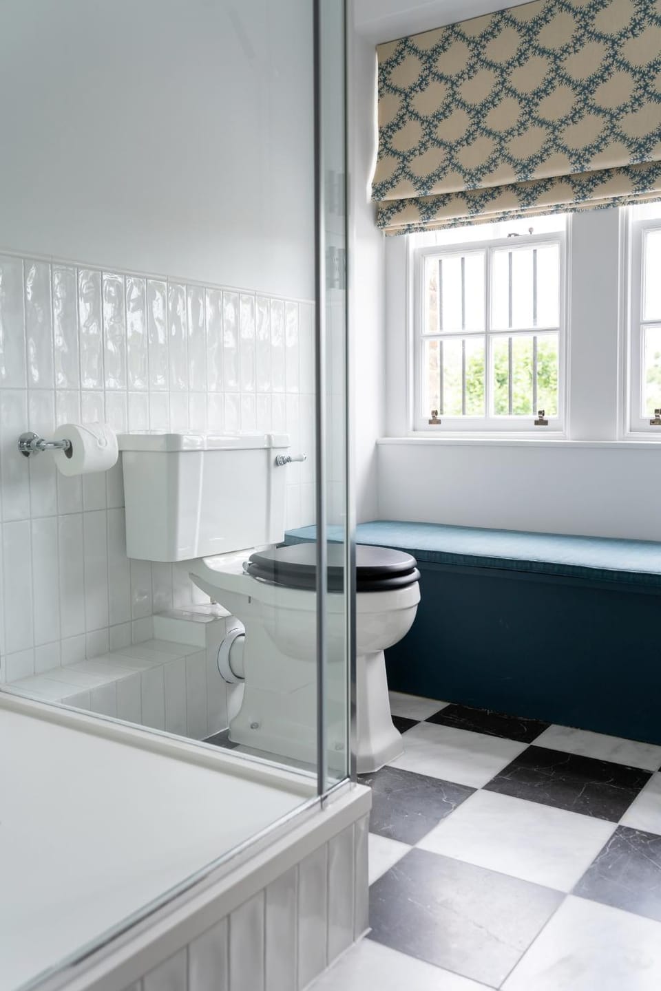 Shower, Toilet