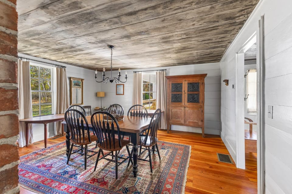 Charming 1800s Farmhouse Near Helen & Wineries House in White County