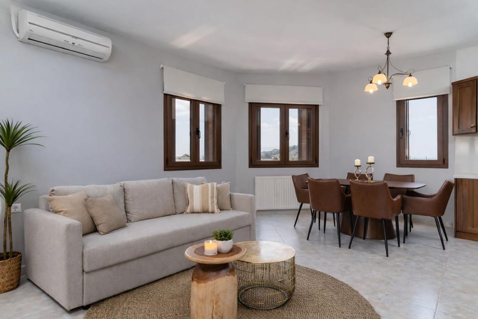 Living room, Dining area, air conditioner