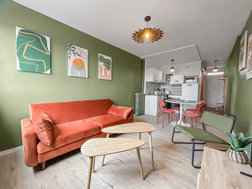 Living room, Dining area