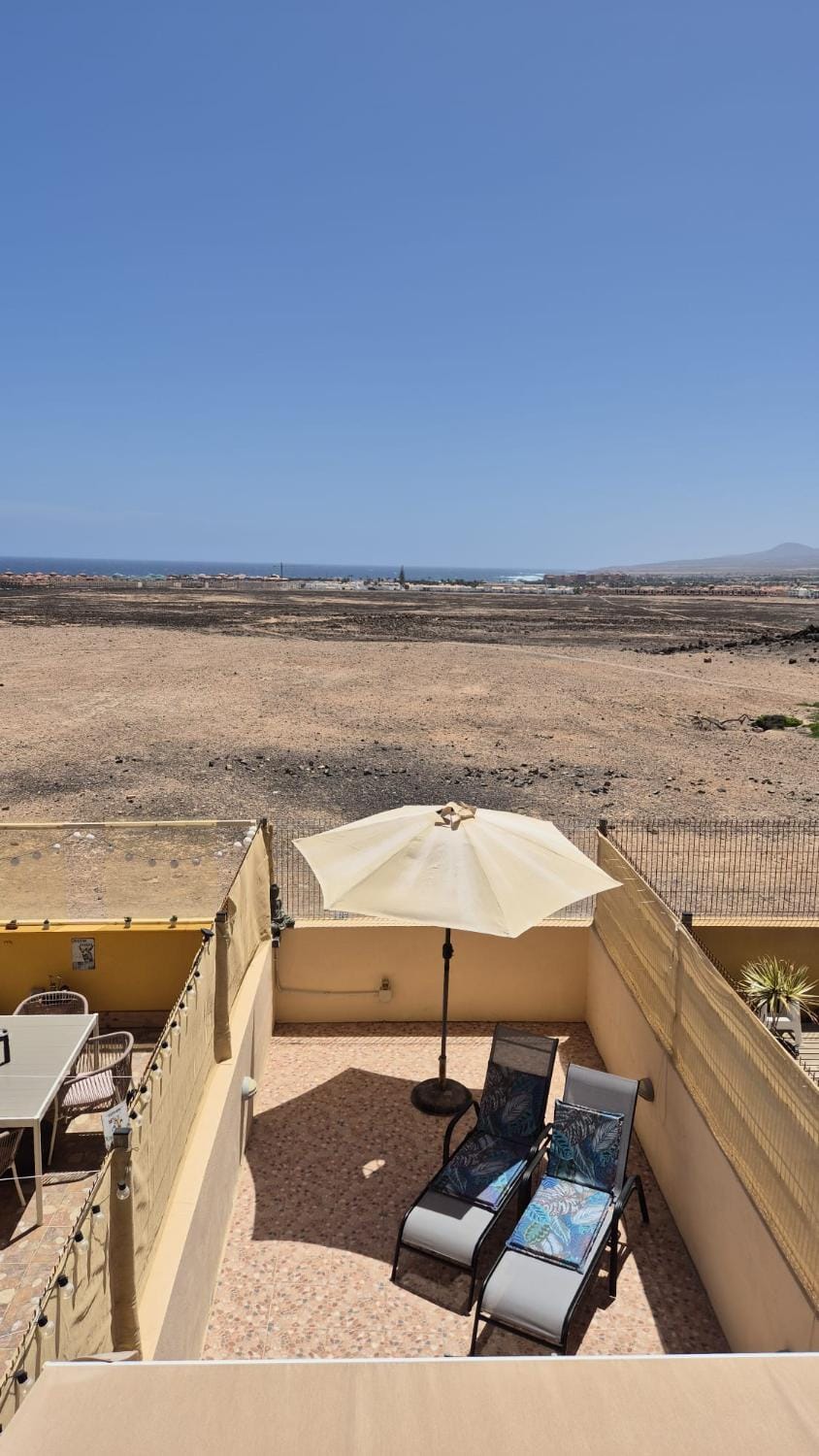View (from property/room), Balcony/Terrace, Dining area, sunbed
