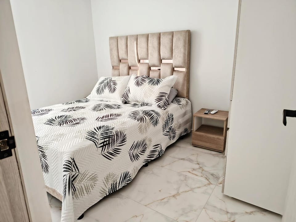 Photo of the whole room, Bedroom