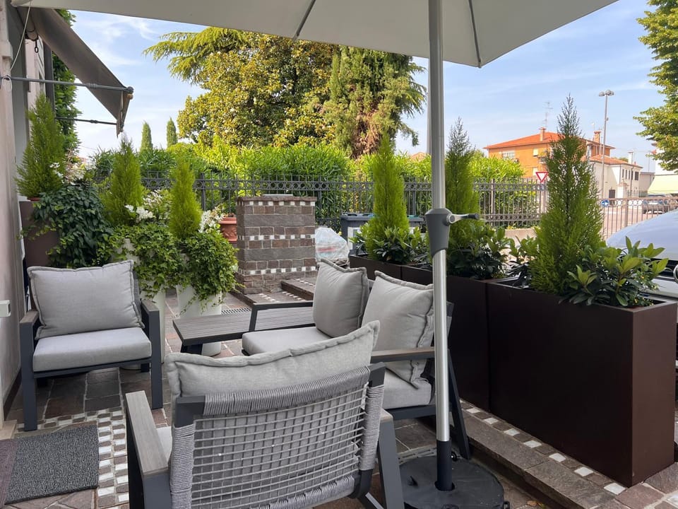 Property building, Patio, Facade/entrance, Day