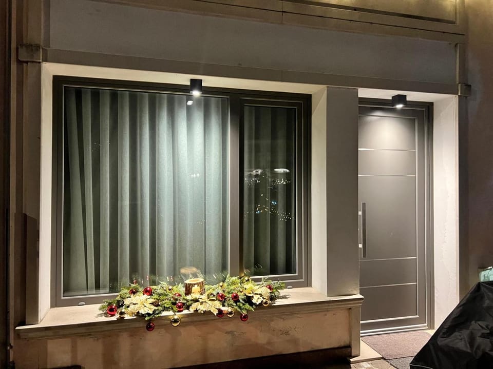 Property building, Facade/entrance, Night