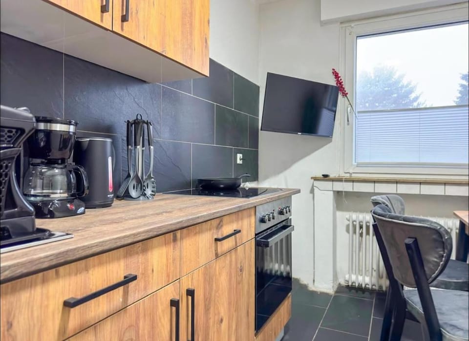 TV and multimedia, Coffee/tea facilities, Kitchen or kitchenette, stove