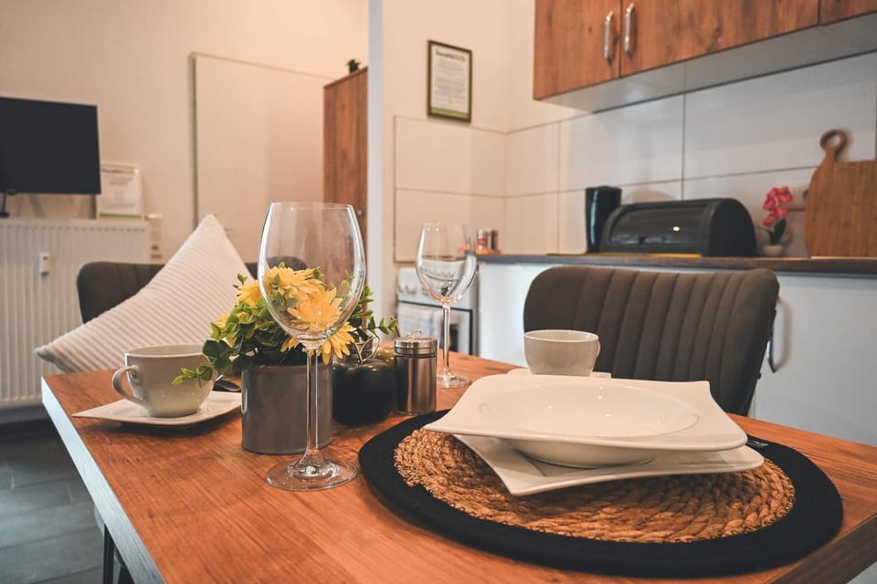 TV and multimedia, Coffee/tea facilities, Kitchen or kitchenette, Dining area, oven