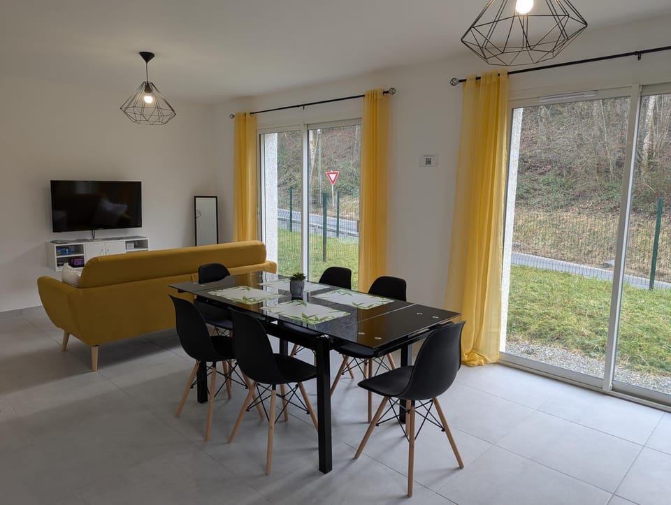 Living room, Dining area