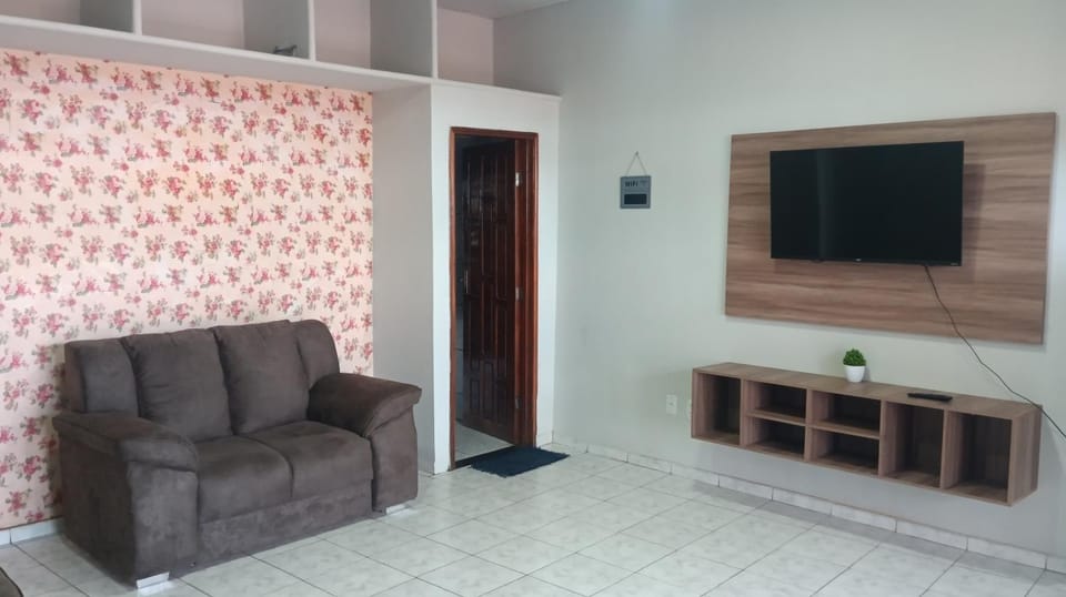Duplex Até 12 Hóspedes 3 quartos Ar condicionado 2 camas casal 5 camas solteiro 2 colchoes Garagem para 3 carros proximo ao Centro e Shopping House in Juazeiro do Norte