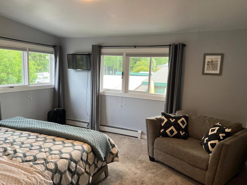 2BD 2BR Downtown Westchester Sleeps 2 to 6 Apartment in Anchorage