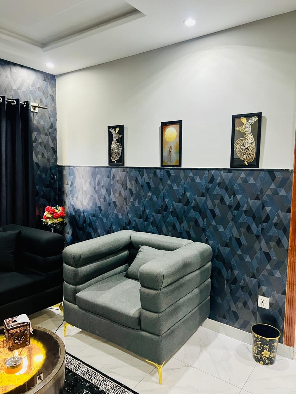 Living room, Seating area