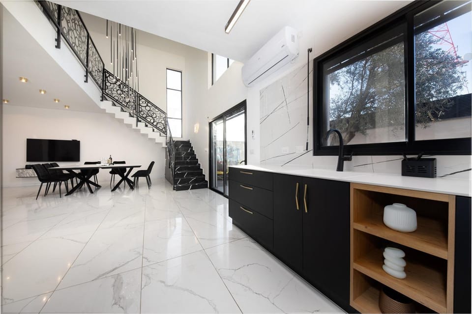 TV and multimedia, Kitchen or kitchenette, Living room, Dining area