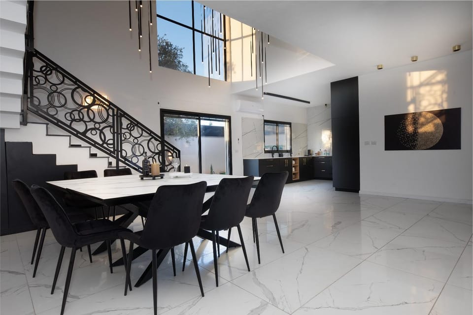 Living room, Dining area, kitchen
