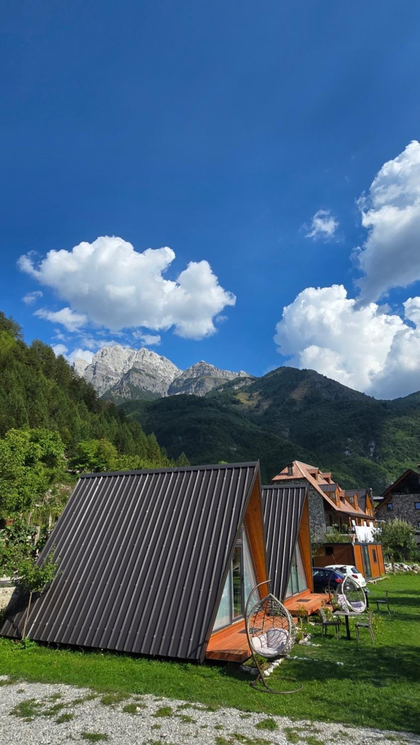 Property building, Spring, Day, Natural landscape, Mountain view