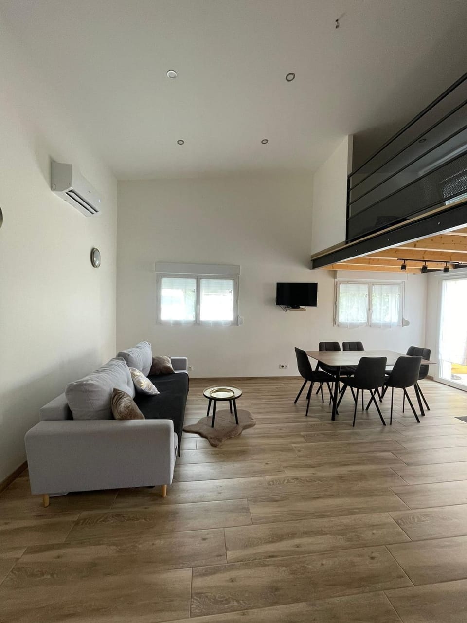 Communal lounge/ TV room, Dining area