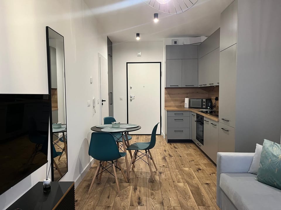 Dining area, kitchen