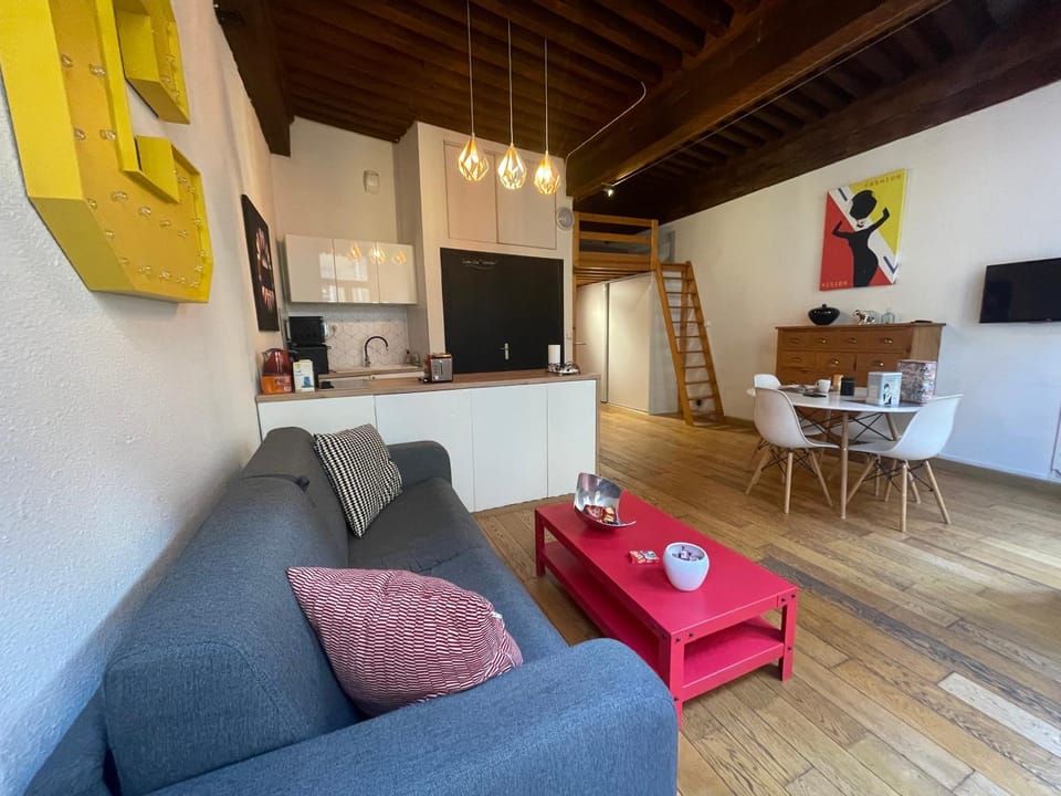 Kitchen or kitchenette, Living room