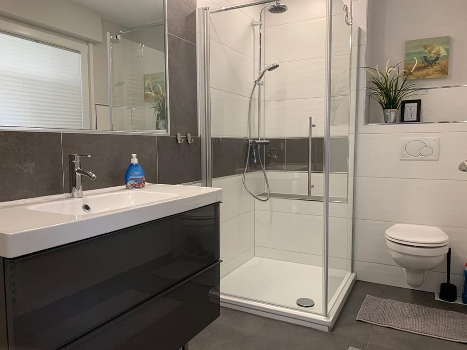 Photo of the whole room, Decorative detail