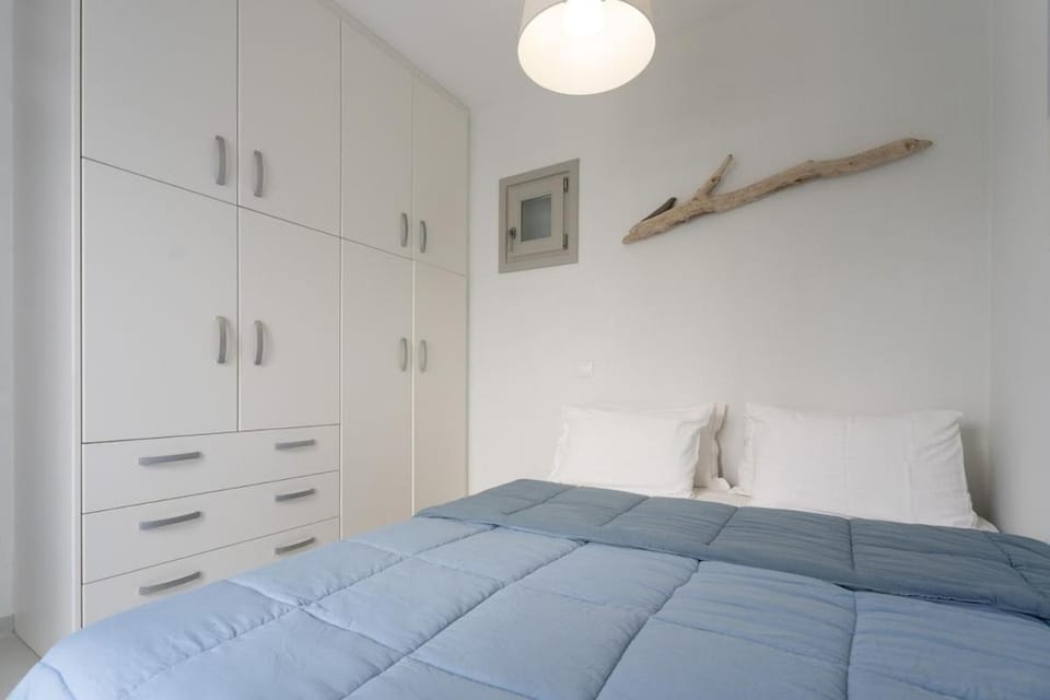 Bedroom, wardrobe