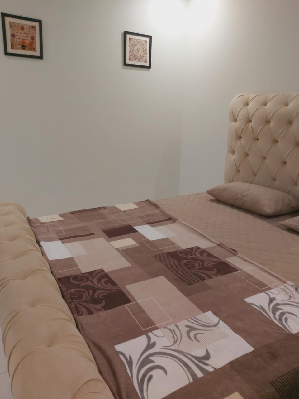 Bed, Living room, Photo of the whole room, Bedroom
