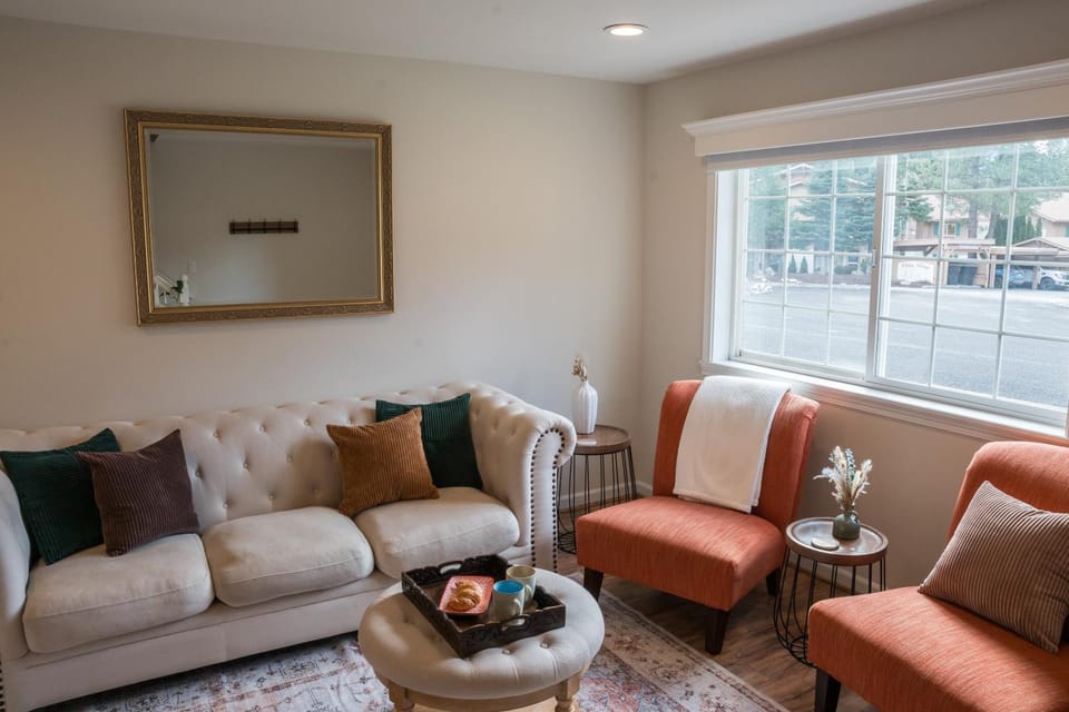 Living room, Seating area