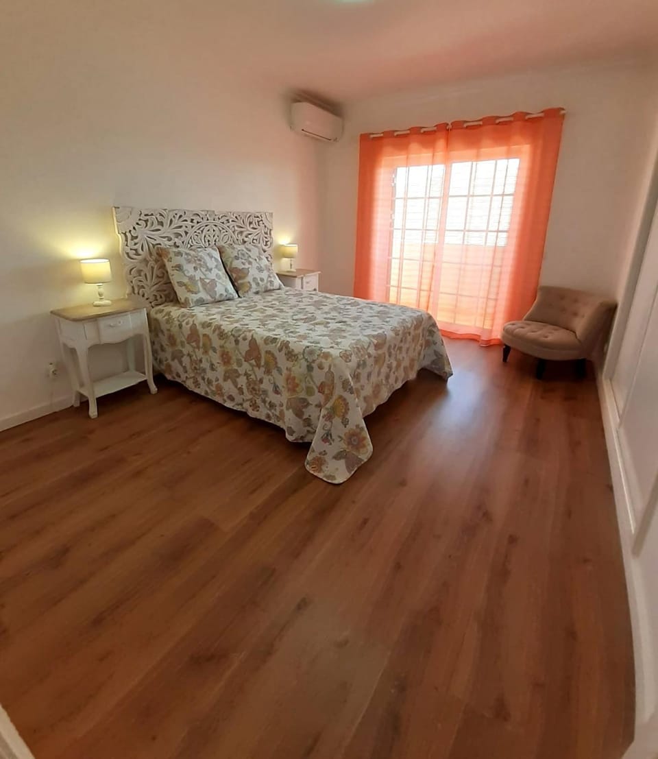 Algarve's Holiday Home with Sea View Villa in Ferragudo