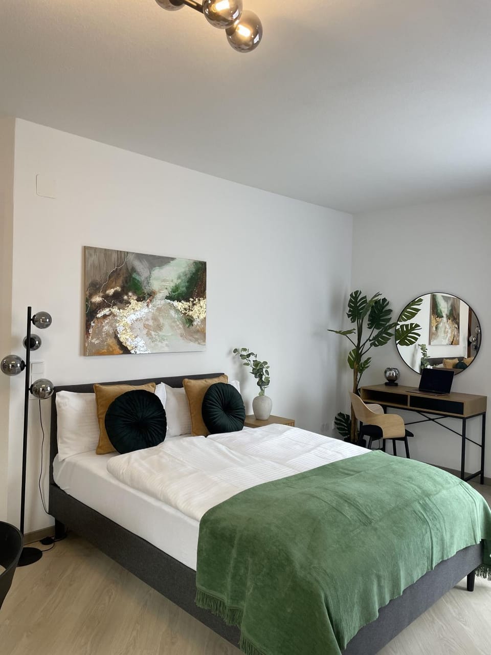 Bed, Photo of the whole room