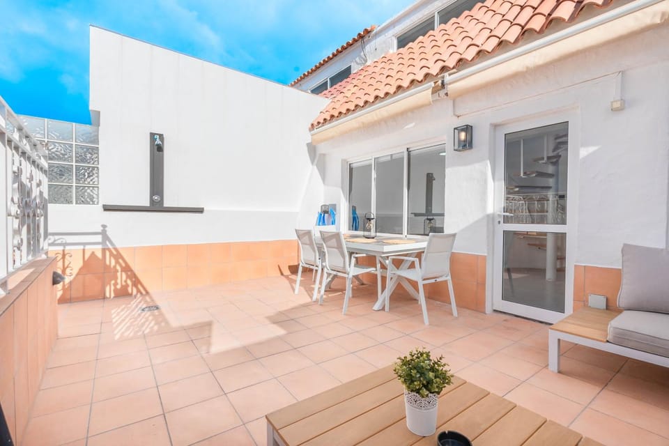 Patio, Dining area