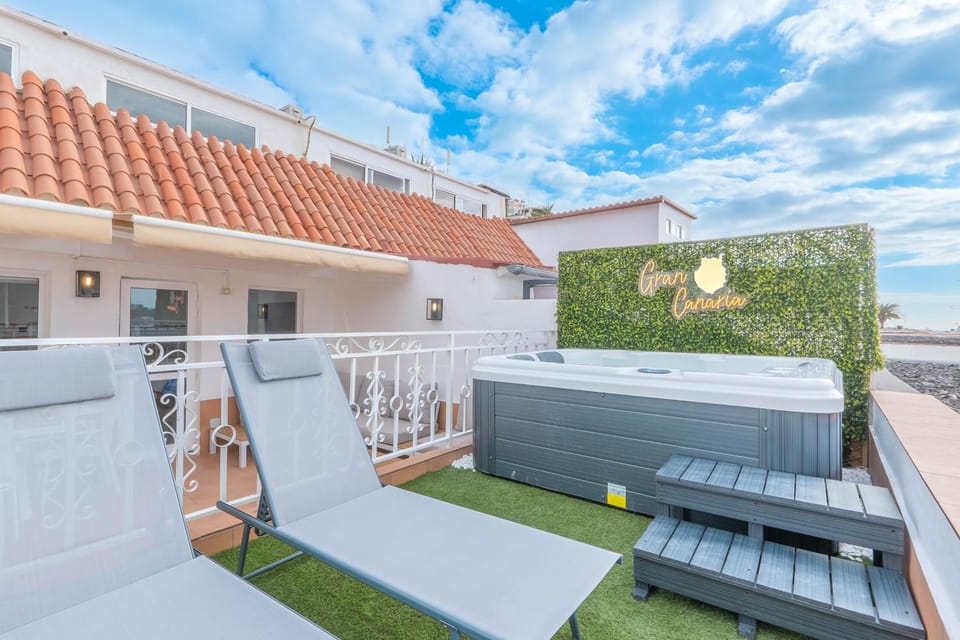 Garden, Balcony/Terrace, Swimming pool, sunbed