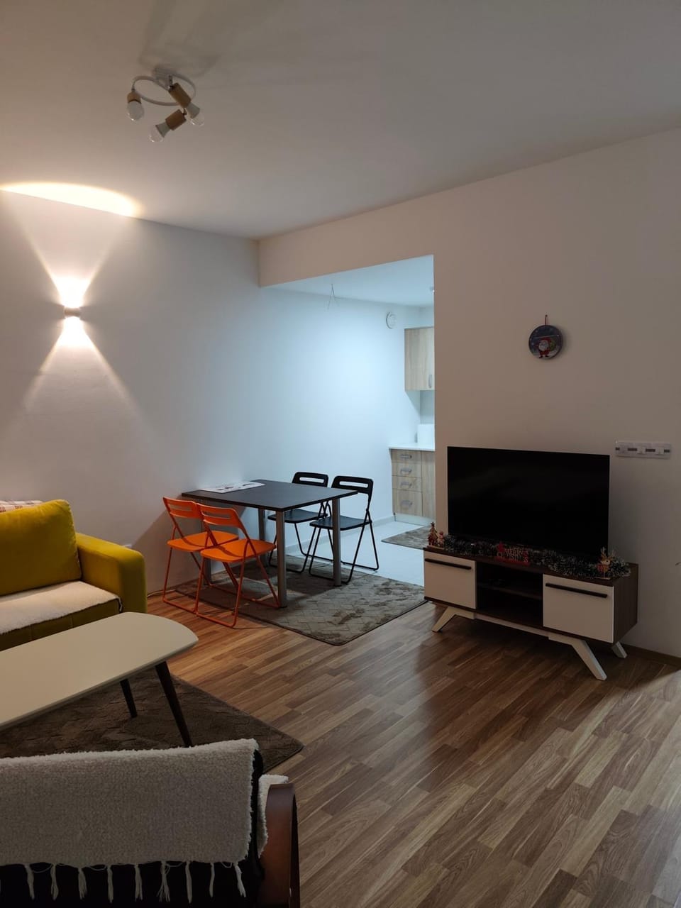 TV and multimedia, Living room, Dining area