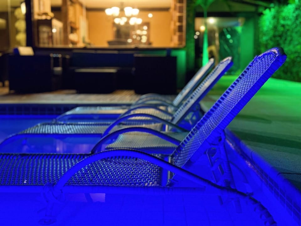 Night, Swimming pool, sunbed