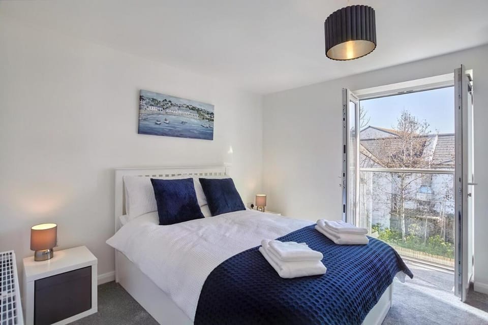 2022 Modern Home In Central Hayle With Parking & EV plug House in Hayle