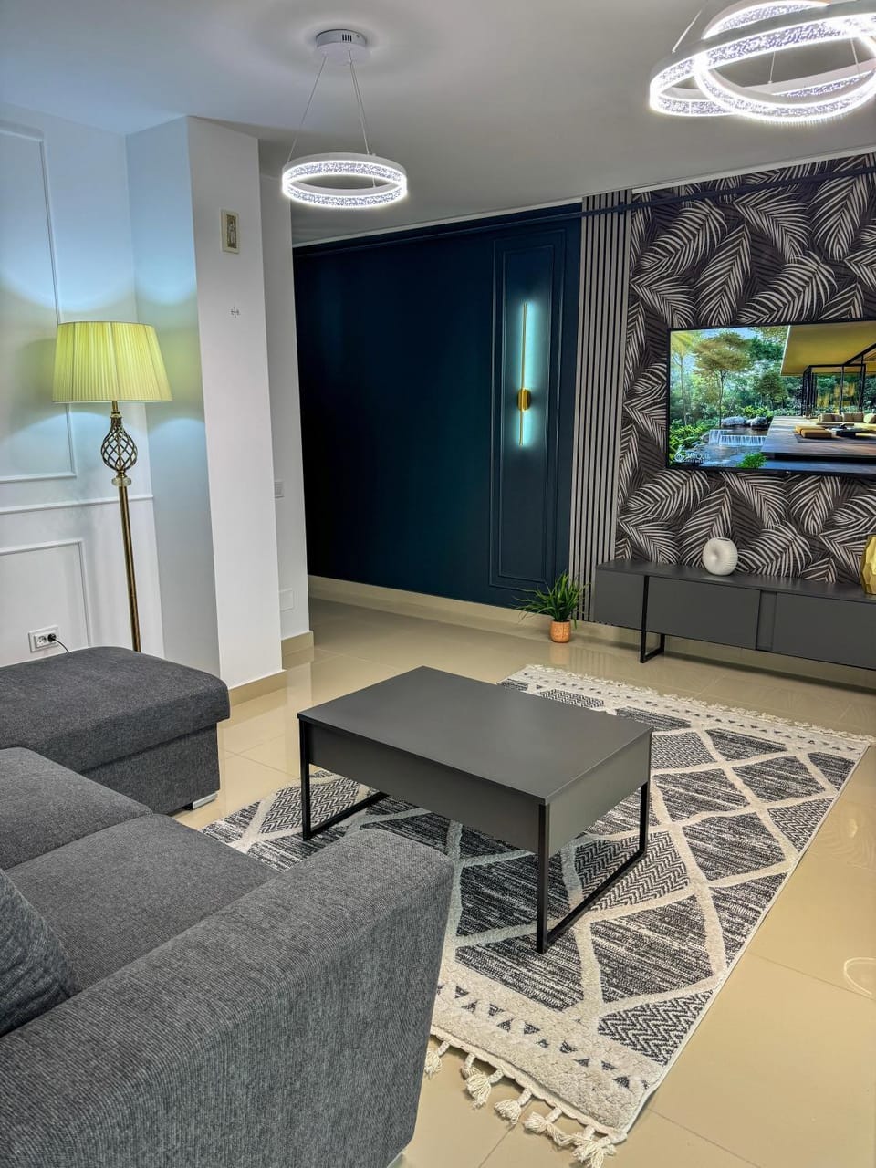 TV and multimedia, Seating area