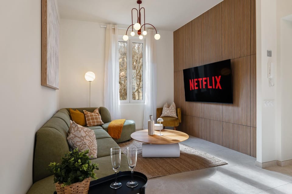 TV and multimedia, Living room, Seating area