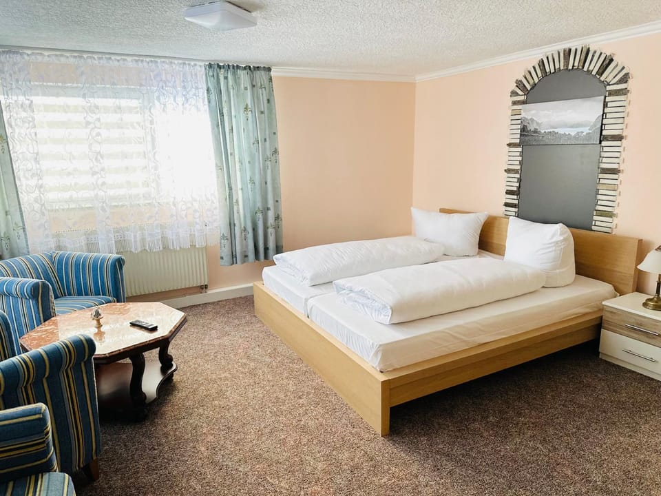 Pension zur alten Schule Bed and Breakfast in Erzgebirgskreis