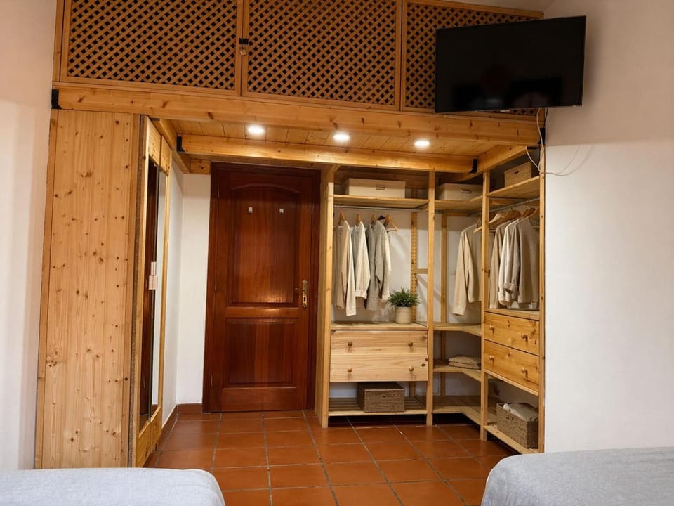 Bedroom, wardrobe