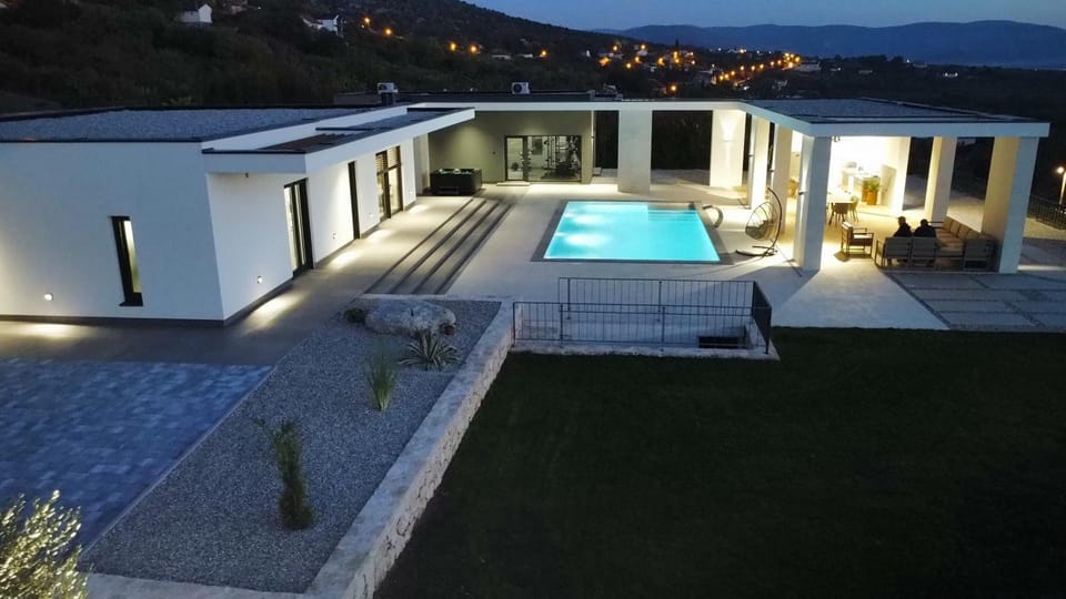 Balcony/Terrace, Pool view