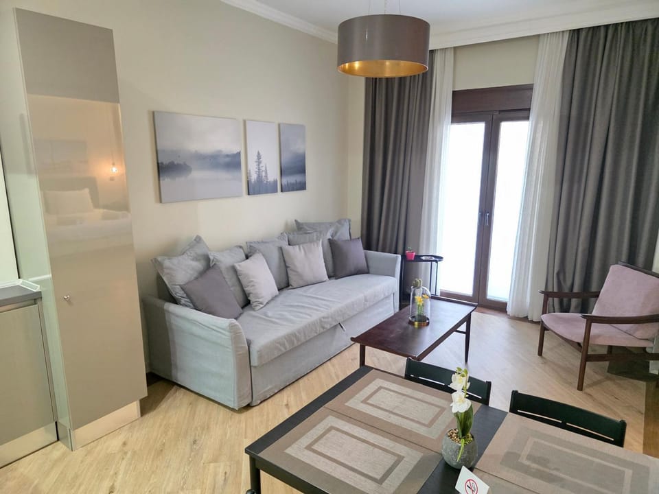 Living room, Dining area