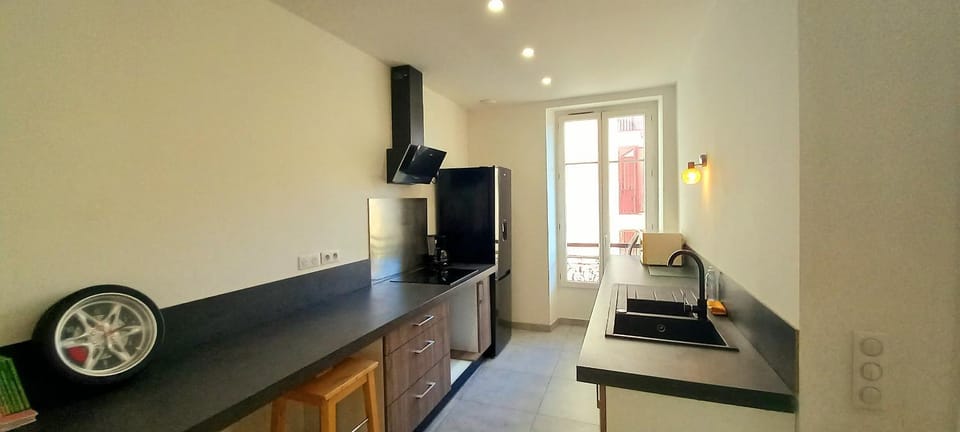 Kitchen or kitchenette, stove