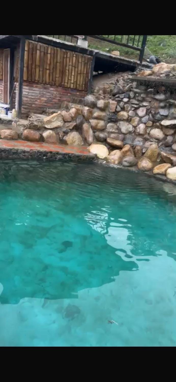 Cabaña en Norcasia con Jacuzzi sin calefacción, piscina agua de manantial y opción de atracciones extremas Paraíso Xtreme Campground/ 
RV Resort in Caldas, Colombia