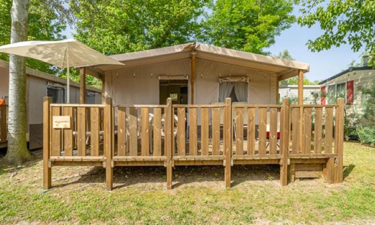 Property building, Patio, Day