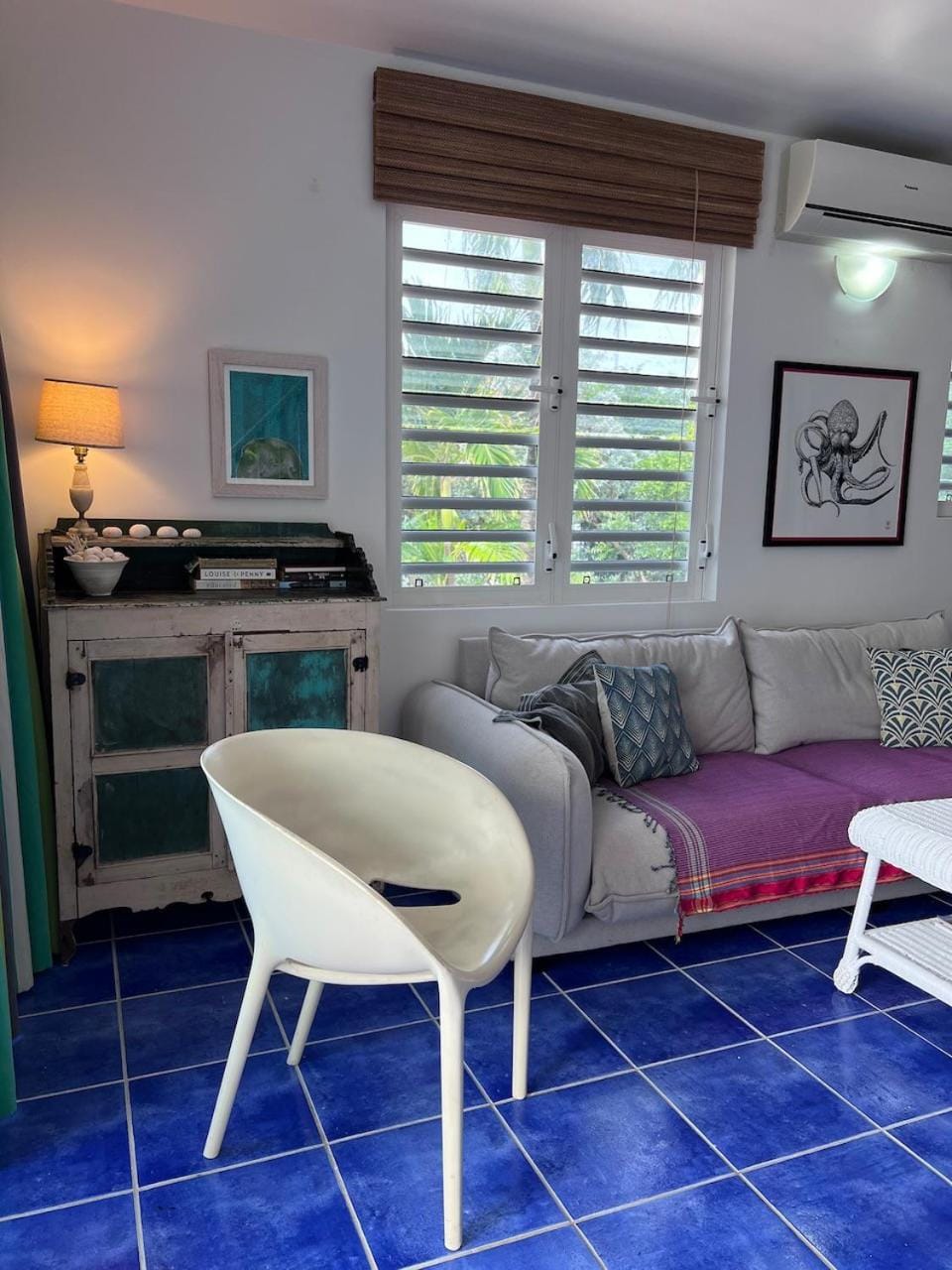 Communal lounge/ TV room, Living room, Seating area