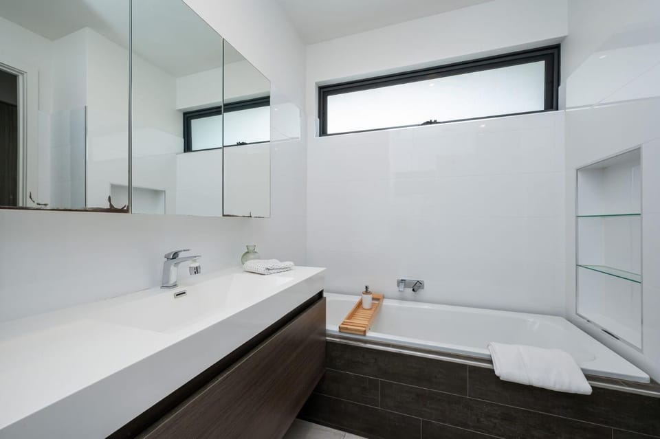 Bathroom, Bath